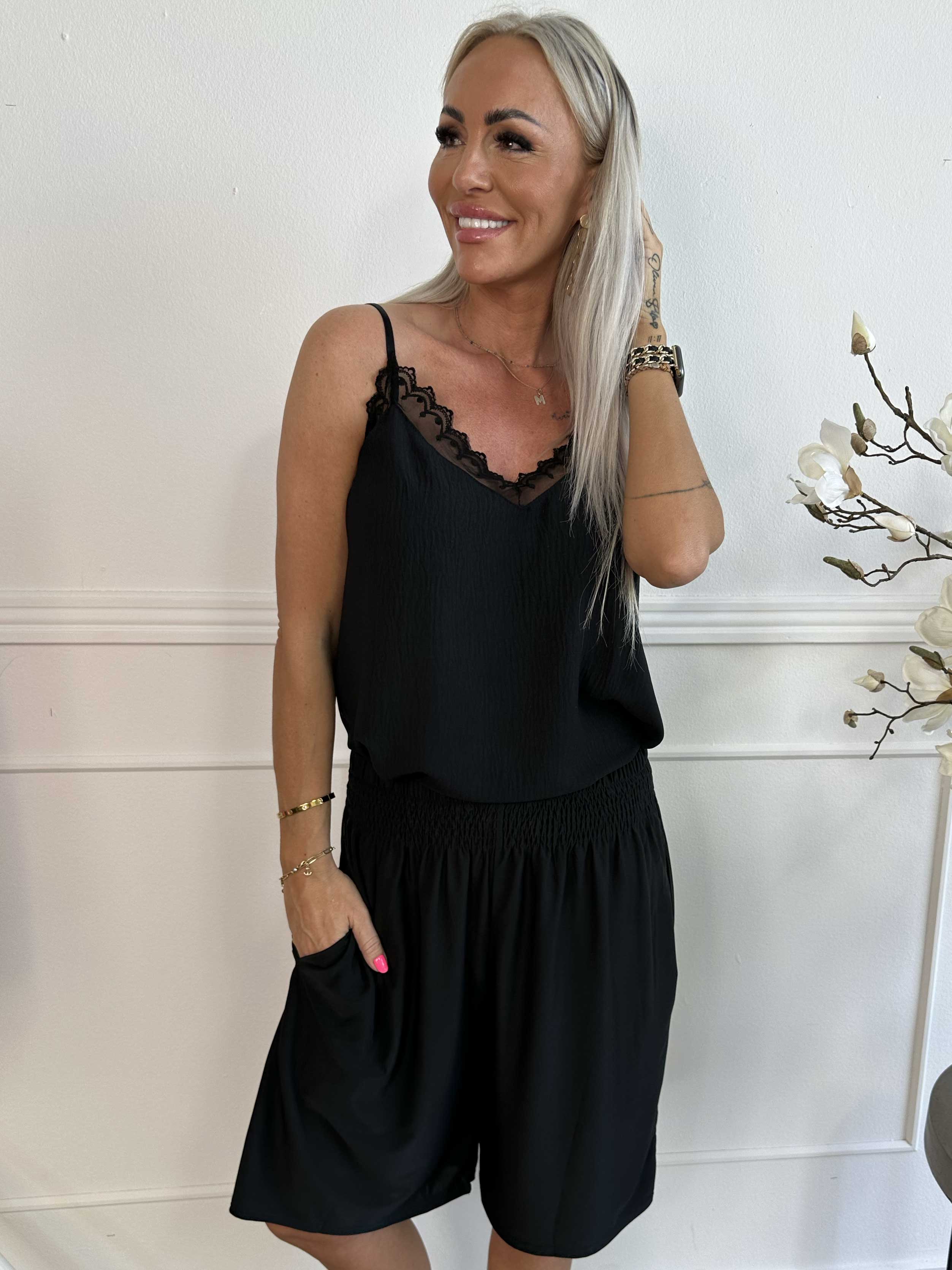 Pams Plain Short Knickers - Shorts i elastiskt tyg med resårkant